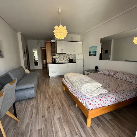 Lagomare In Sarandë